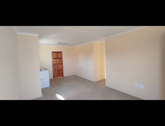 2 BEDROOM FREEHOLD FOR SALE IN SHARON PARK